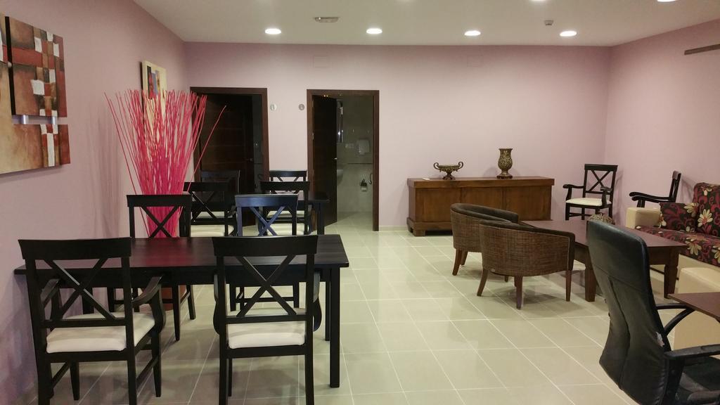 Hotel Leon La Palma Del Condado Dış mekan fotoğraf